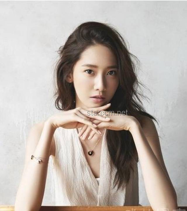 河智苑近照：韩国影视女星的魅力风采